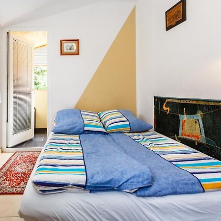 Apartmani Mili Малинска Экстерьер фото