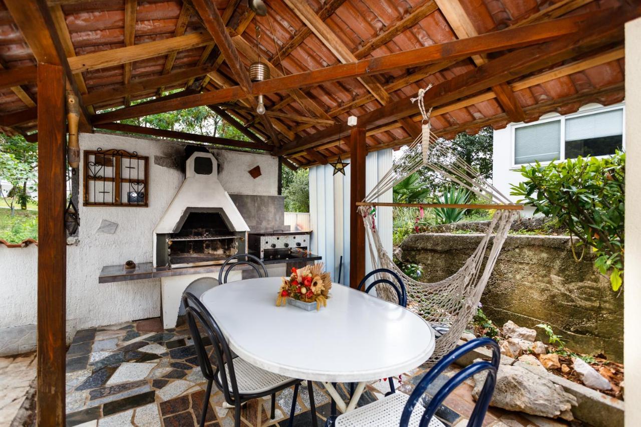 Apartmani Mili Малинска Экстерьер фото
