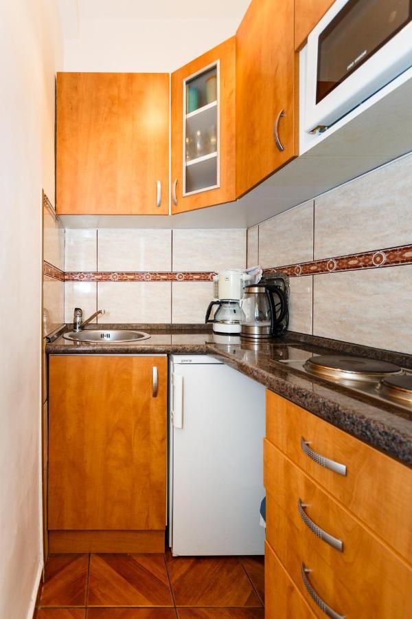 Apartmani Mili Малинска Экстерьер фото