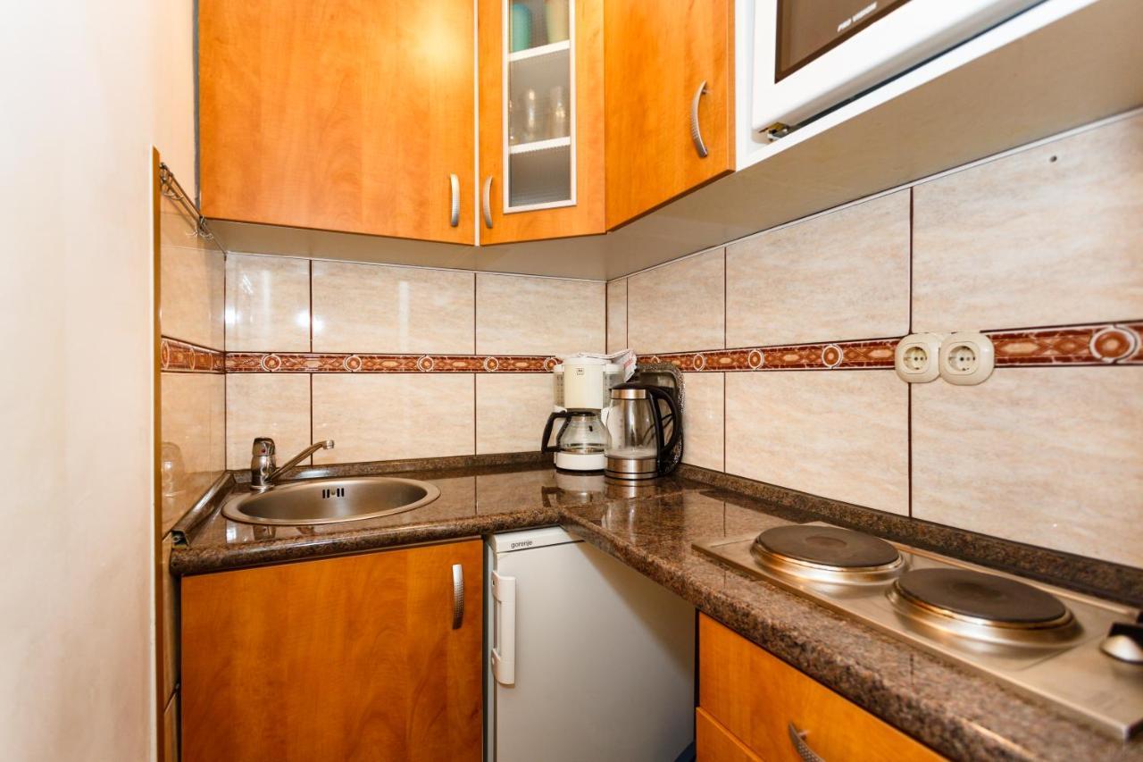 Apartmani Mili Малинска Экстерьер фото