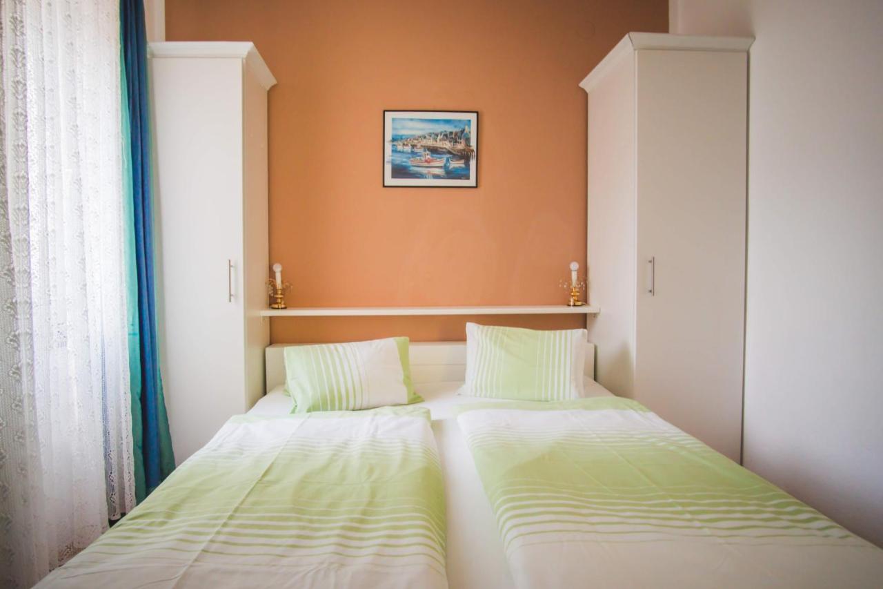Apartmani Mili Малинска Экстерьер фото